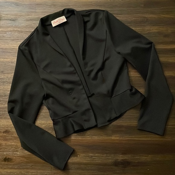Belle Poque Jackets & Blazers - Belle Poque Black Long Sleeve Open Front Peplum Hem Blazer Size Small
